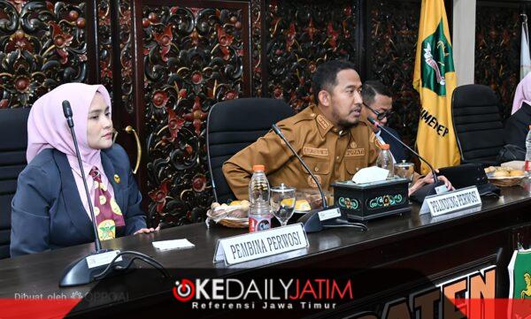 Bupati Sumenep Dr H Achmad Fauzi Wongsojudo Bersama Ketua PERWOSI Nia Kurnia Fauzi 