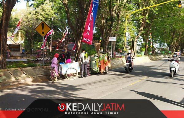 155 Nasi Bungturat Dibagikan, KBS Sumenep Hidupkan Semangat Berbagi di Tengah Masyarakat