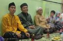 Foto dari Kiri Sekcam Dasuk Kamaruddin, Ustadz Susianto dan Pengasuh Ponpes Al Karimiyyah Beraji Abuya Busyro Karim di Acara 
