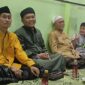 Foto dari Kiri Sekcam Dasuk Kamaruddin, Ustadz Susianto dan Pengasuh Ponpes Al Karimiyyah Beraji Abuya Busyro Karim di Acara 