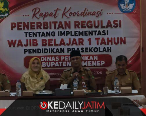 Kadisdik Sumenep H. Moh Iksan Spd MT didampingi Kabid Paud dan PNF Lisa Bertha Soetedjo di Rakor Implementasi Wajar 1 Tahun Prasekolah