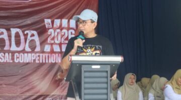 Kepala Cabang Dinas Pendidikan Wilayah Kabupaten Sumenep, Dr. Rusly, S.Pd., M.Pd., Saat Memberikan Sambutan di CFC di Lapangan SMAN 2 Sumenep 