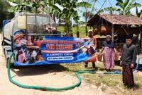 BPBD Sumenep Saat Menyalurkan Bantuan Air Bersih di Desa Montorna Kecamatan Pasongsongan 