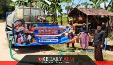 BPBD Sumenep Saat Menyalurkan Bantuan Air Bersih di Desa Montorna Kecamatan Pasongsongan