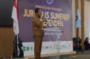 Bupati Sumenep Dr H Achmad Fauzi Wongsojudo SH MH Saat Memberikan Sambutan di Pengukuhan Jurnalis Sumenep Independen Di Ballroom Myze Hotel Sumenep, Selasa (15/09/2026)