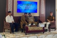 Kepala Dispusip Rudi Yuyianto dan Sekretaris BPBD Abdul Kadir serta Avan Fathurrahman