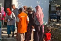 130 Bungkus Nasi Dibagikan, KBS Sumenep Titipkan Pesan Kebaikan di Tengah Jalan