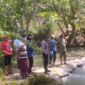 Kapolsek Ambunten Iptu Edi Sumarno SH Bersama Warga Meninjau Sungai Nangka