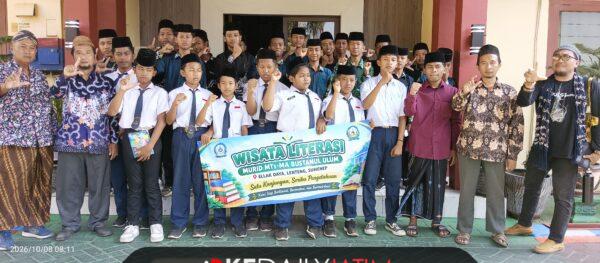 60 Siswa MTs-MA Bustanul Ulum Ellak Daya Menyusuri Dunia Literasi di Perpusda Sumenep