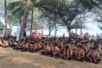700 Anggota Pramuka Bersihkan Pantai Slopeng Sumenep, Semarakkan Hari Jadi ke-81 Jatim