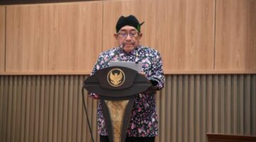 Wakil Bupati Sumenep KH. Imam Hasyim, S.H., M.H., saat membacakan Nota Penjelasan Bupati Achmad Fauzi Wongsojudo dalam Rapat Paripurna DPRD Sumenep, Kamis (15/10/2026)