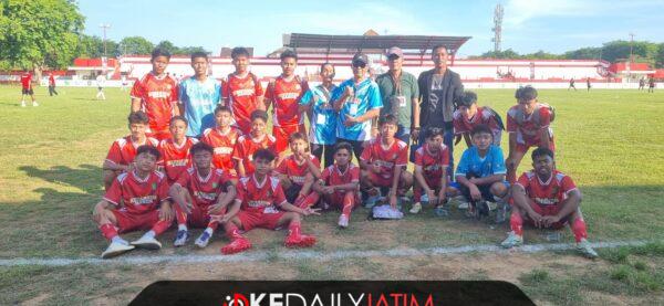 Camat Wismadi Laksono dan Sekcam Kamaruddin Bersama Pelatih Tim U17 Kecamatan Dasuk 