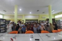 Siswa kelas VI MI Raudiyah Najiyah II mengunjungi Dispusip Sumenep, Senin (19/10/2026), untuk memperkuat literasi.