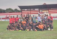 Manager Tim Kesebelasan U17 Kecamatan Kota Indra Hernawan Bersama Timnya 