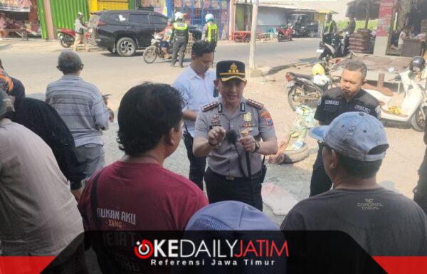 Akrab dengan Pedagang Ayam, Kapolresta Sumenep Tebar Kehangatan di Pasar Anom