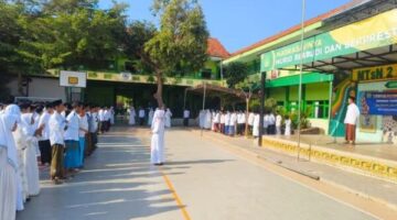 Hari Santri Nasional 2026, MTsN 2 Sumenep Tanamkan Semangat Juang dan Akhlak Santri