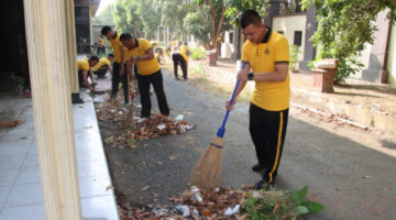 Kapolresta Sumenep Pimpin Green Policing, Wujudkan Lingkungan Mako Bersih dan Asri