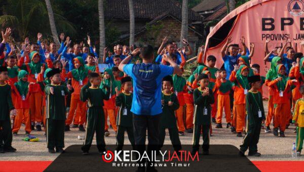 Batalyon Infanteri Teritorial Pembangunan (Yonif TP) 931/Ksatria Jokotole menerima kunjungan belajar siswa SDI hingga SMPI Nurul Bayan, Kabupaten Sumenep