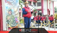 Wabup KH Imam Hasyim SH MH Saat Pimpin Apel Upacara Gabungan dan Pelepasan Atlet Di Halaman Kantor Pemkab Sumenep, Senin (25/10/2026)