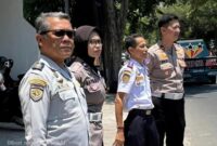 Foto dari Kanan Kasat Lantas Polresta Kompol Eko Aprianto Bersama Kabid LLA Disperkimhub Kabupaten Sumenep Kepala Bidang Lalu Lintas dan Angkutan (LLA) Disperkimhub Sumenep, Nouvael, S.Sos., M.M.,