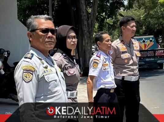 Foto dari Kanan Kasat Lantas Polresta Kompol Eko Aprianto Bersama Kabid LLA Disperkimhub Kabupaten Sumenep Kepala Bidang Lalu Lintas dan Angkutan (LLA) Disperkimhub Sumenep, Nouvael, S.Sos., M.M.,