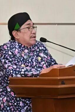 Wisuda STAI Nurud Dhalam, Wabup KH. Imam Hasyim: Sarjana Harus Bawa Perubahan bagi Sumenep