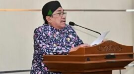Wabup Sumenep KH Imam Hasyim SH MH saat menghadiri Wisuda Sarjana III STAI Nurud Dhalam Tahun Akademik 2026/2027 di Ballroom Hotel C1, Sumenep, Kamis (15/10/2026).