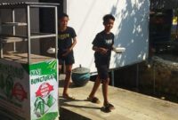 KBS Sumenep Salurkan 117 Bungkus Nasi Bungturat, Jumat Manis Jadi Momentum Berbagi