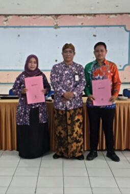 1.600 Guru dan Tenaga Teknis Terima SK PPPK Paruh Waktu, Disdik Sumenep Tekankan Profesionalisme Digital