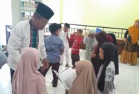 Pustakawan Ahli Muda Dispusip Kabupaten Sumenep, Drs. Syaiful Bahri Saat Memberikan Edukasi Kepada Siswa-siswi Raudiyah Najiyah II