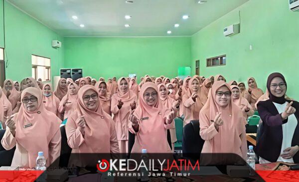 Foto Bersama kegiatan Dharma Wanita Persatuan (DWP) Kantor Kementerian Agama Kabupaten Sumenep.
