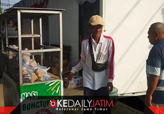 KBS Sumenep Salurkan Nasi Bungturat di Jalan Urip Sumoharjo Desa Pabian, Jum'at (23/10/2026)