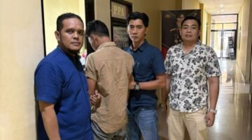 Anggota Satreskrim Polresta Sumenep Saat Mengamankan Pelaku Persetubuhan